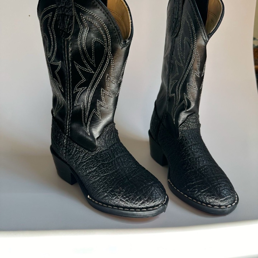 Kids Black Kids Cowboy Boots size 8.5